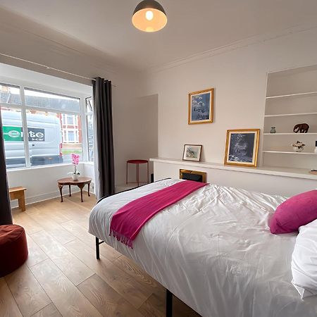 4-Bedroom Home - Perfect For Those Working In Bridgend - By Tailored Accommodation Exterior photo