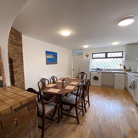 4-Bedroom Home - Perfect For Those Working In Bridgend - By Tailored Accommodation Exterior photo