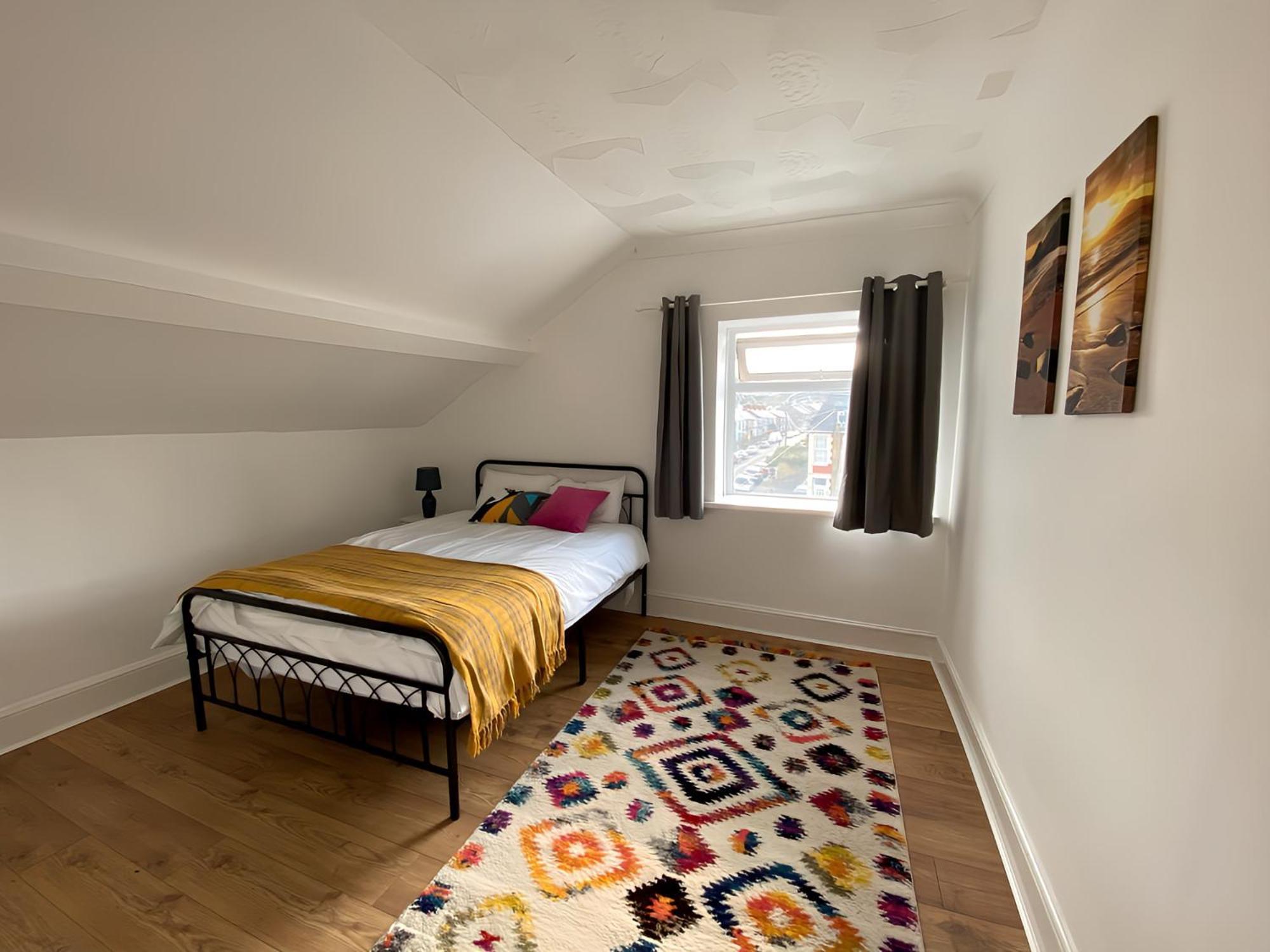 4-Bedroom Home - Perfect For Those Working In Bridgend - By Tailored Accommodation Exterior photo